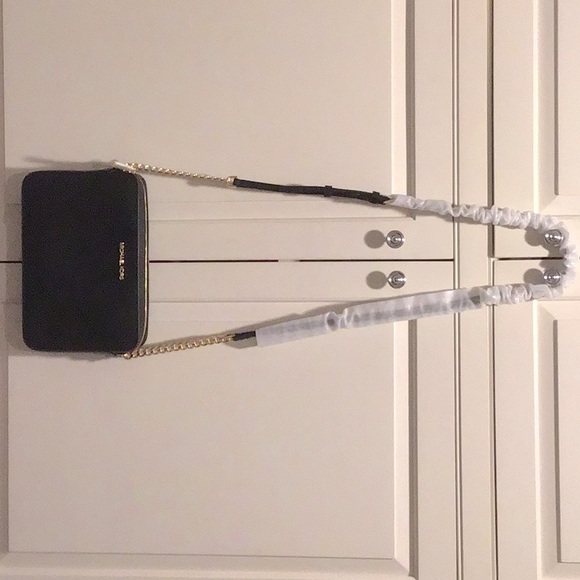 BEAUTIFUL, BRAND NEW MICHAEL KORS BLACK SAFFIANO LEATHER CROSSBODY BAG - Picture 1 of 9